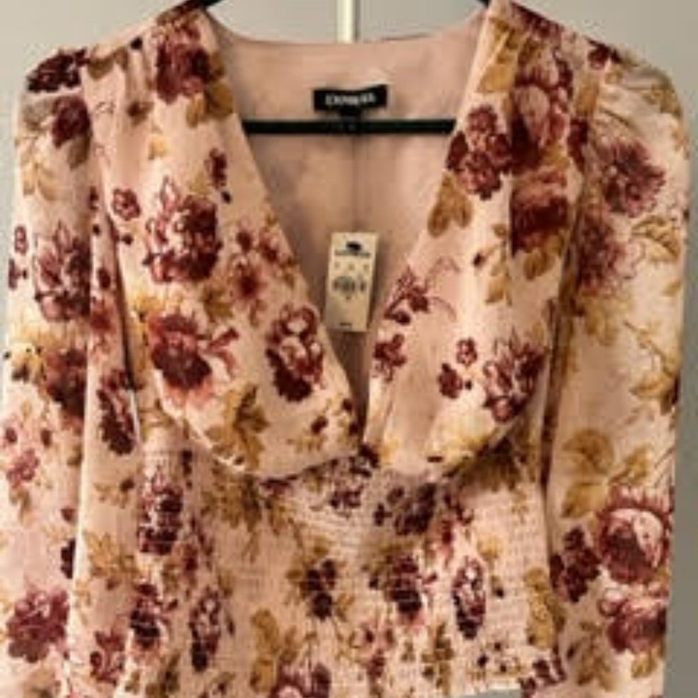 Floral Print V-Neck Smocked Top